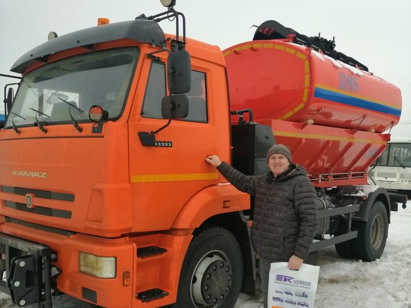 Поставка партии комбинированных машин КО-806 Поставка партии комбинированных машин КО-806