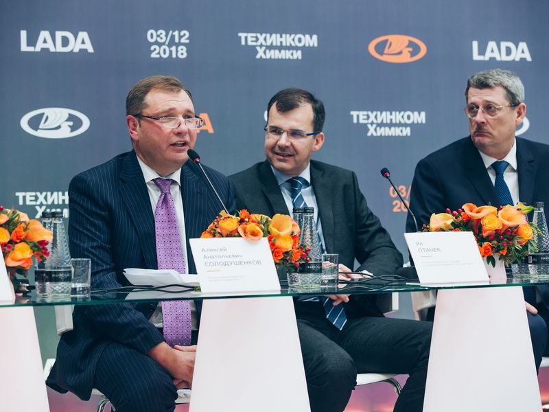 Компания ТЕХИНКОМ открыла самый большой дилерский центр LADA в Москве и Московской области