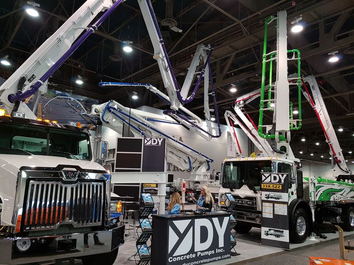 DY Corporation представила на выставке WOC новые модели автобетононасосов