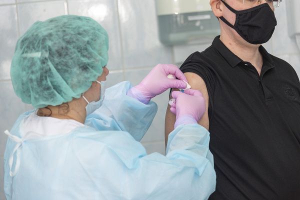 На «КАМАЗе» идёт работа по ревакцинации от коронавируса