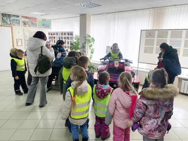 Дошкольникам рассказали о производственных площадках «КАМАЗа»