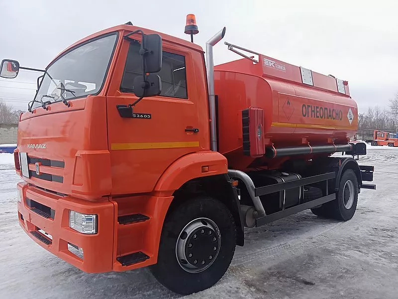 Автотопливозаправщик CHAMELEON-8.5 на базовом шасси КАМАЗ 53605