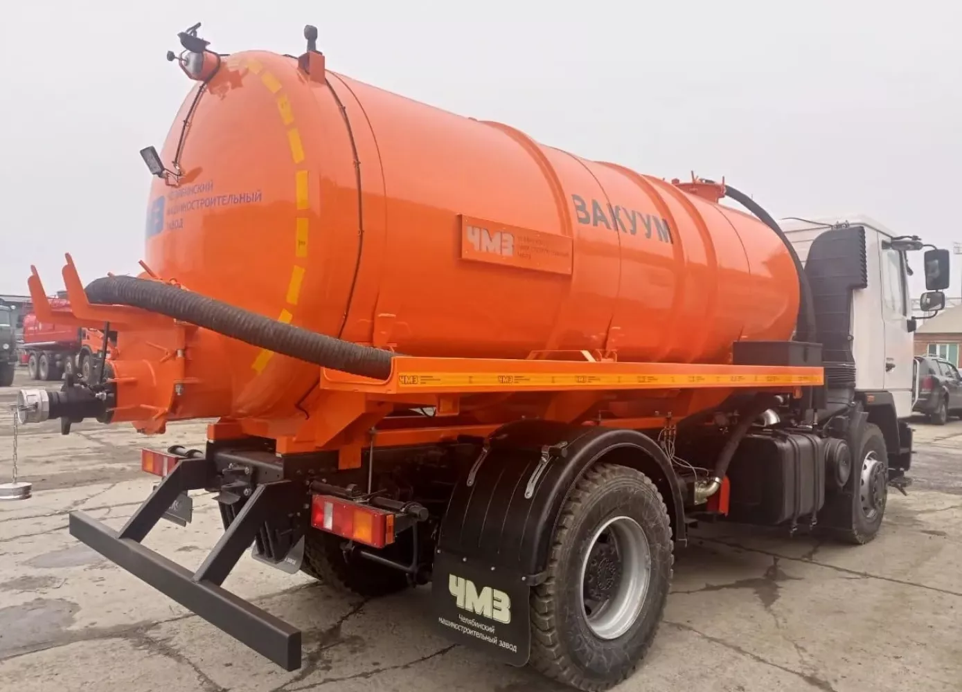 Машина вакуумная АВ-11 на шасси МАЗ-534025