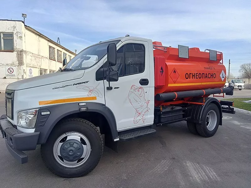 Автотопливозаправщик CHAMELEON-5.2-1 на шасси ГАЗ-С41R13