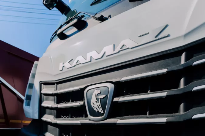 Седельные тягачи КАМАЗ-65659 отгружены крупному дорожному оператору.