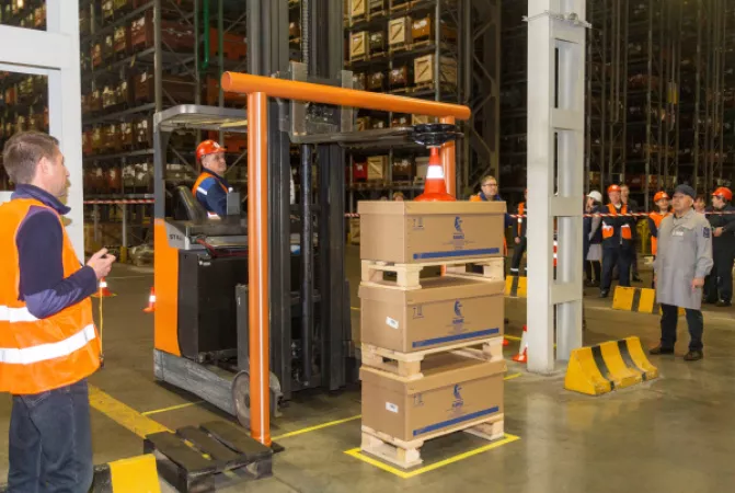 На «КАМАЗе» определили лучшего водителя погрузчика