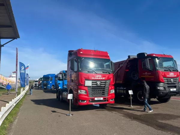 «КАМАЗ» провёл тест-драйв высокотехнологичной техники К5 в Красноярске