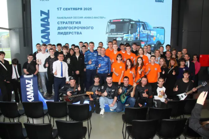 Студенты Набережных Челнов посетили Визит-центр «КАМАЗа»