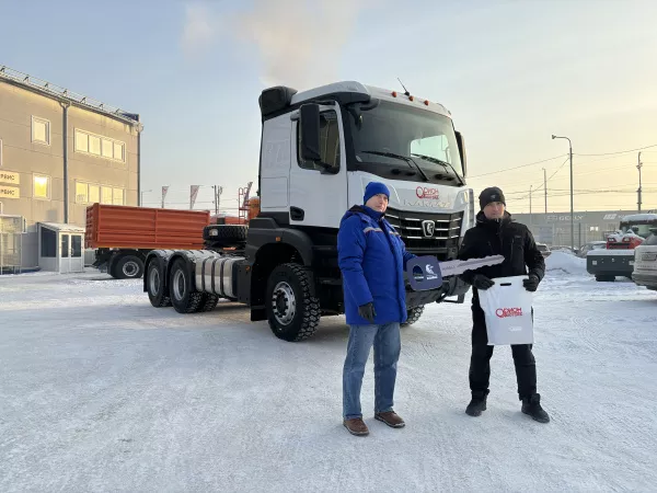 Крупный застройщик из Хакасии приобрёл седельный тягач КАМАЗ-65956