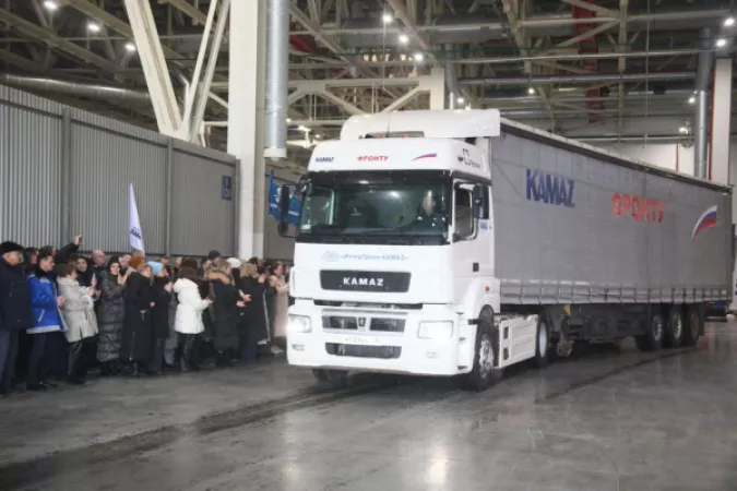 «КАМАЗ» передал в зону СВО 25-ю партию гуманитарного груза