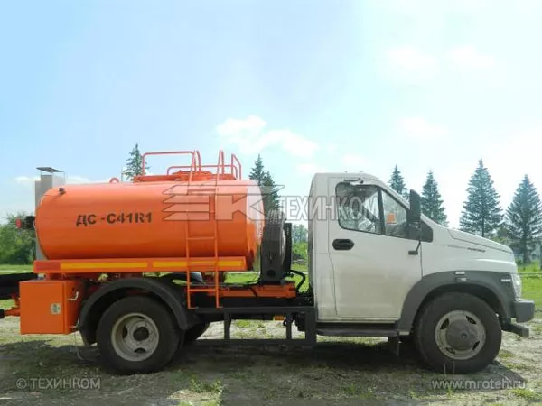 Автогудронатор ДС-С41R1