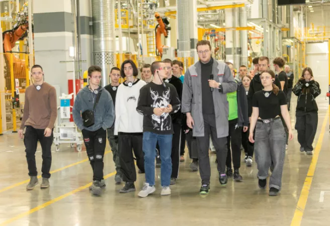 Поездка на «КАМАЗ» для школьников из ЛНР