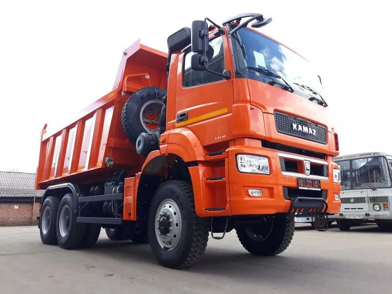 Самосвал КАМАЗ-65802