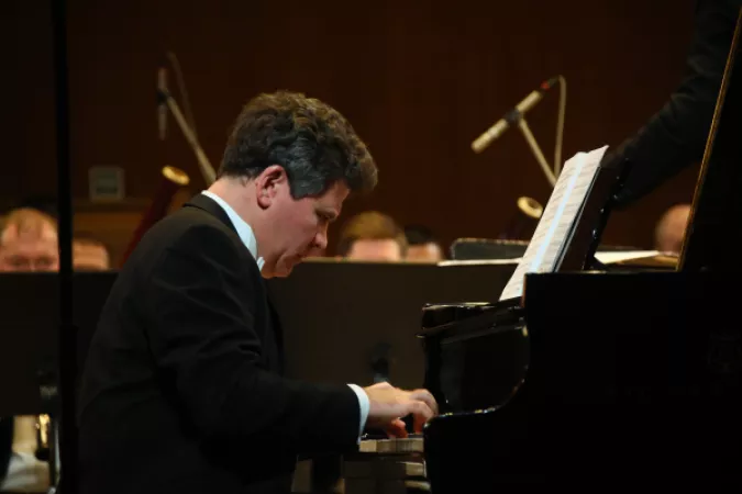 Денис Мацуев и оркестр Александра Сладковского дали концерт в Набережных Челнах