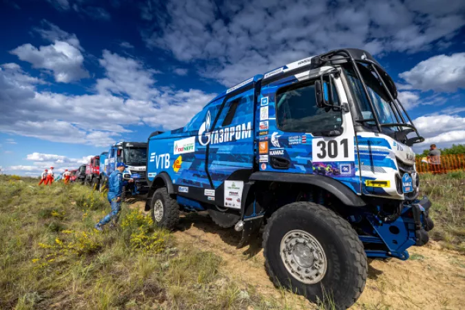 Команда «КАМАЗ-мастер» лидирует после пролога Бахи «Арчеда»