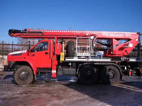 Автогидроподъемник Red Machine/35Э на базе УРАЛ 5557