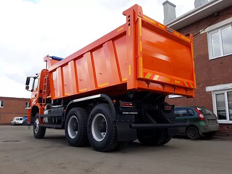 Самосвал КАМАЗ-65802