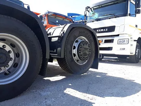 Седельный тягач КАМАЗ 65209