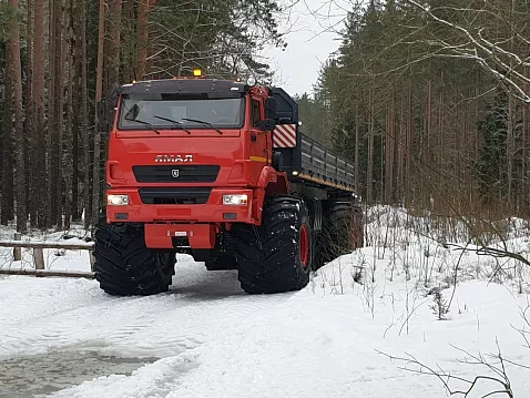 Бортовой автомобиль вездеход ЯМАЛ 6320
