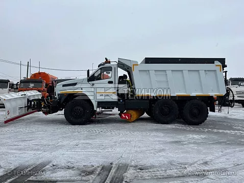 Комбинированная дорожная машина Р-5557