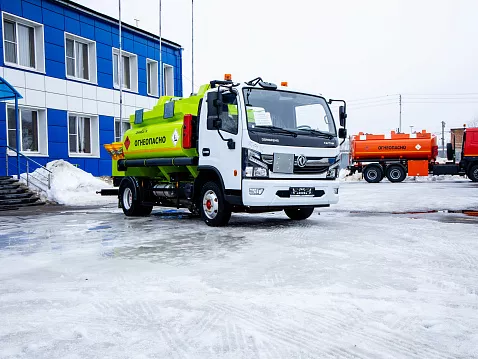 Автотопливозаправщик Chameleon-4.9 на шасси DONGFENG C80S