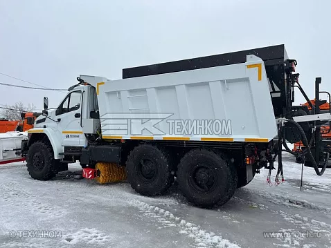 Комбинированная дорожная машина Р-5557