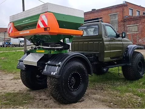 Снегоболотоход разбрасыватель самоходный ЯМАЛ Н-42 Агро
