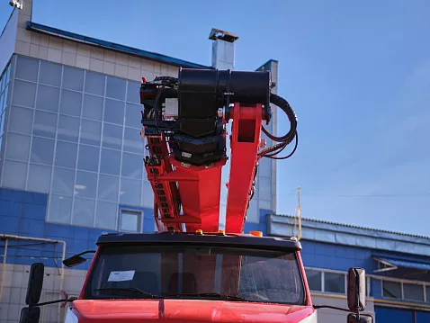 Автогидроподъемник Red Machine/35Э на базе УРАЛ 5557