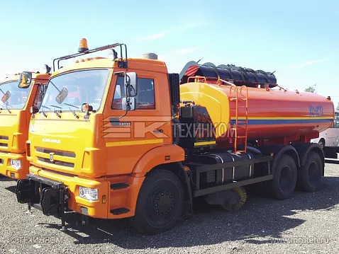 Комбинированная дорожная машина КО-823