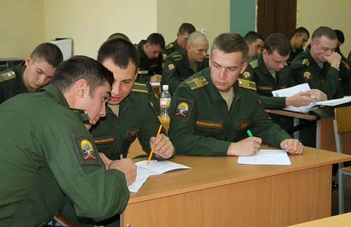 Курсанты проходят практику на «КАМАЗе»