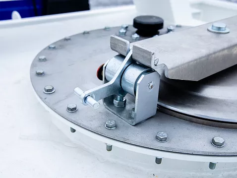 Автотопливозаправщик (АТЗ) CHAMELEON-17 на шасси МАЗ-6312