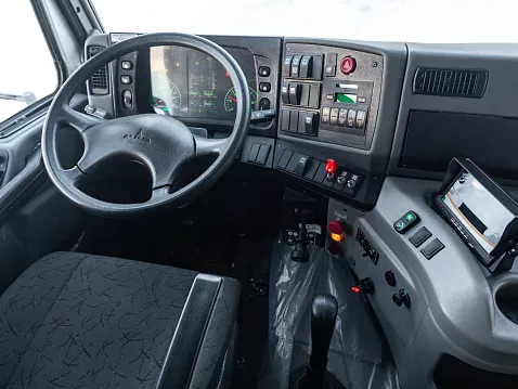 Мусоровоз с задней загрузкой Chameleon МТБ-16. На шасси МАЗ-5340.