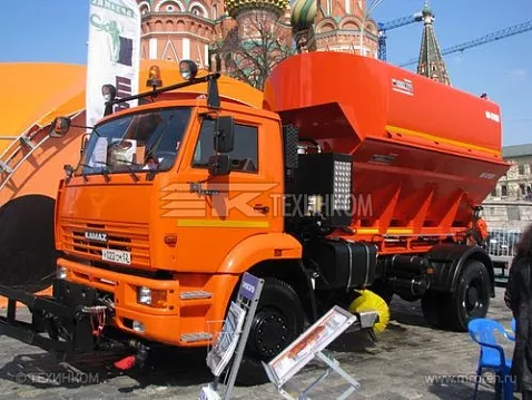 Комбинированная дорожная машина КО-829Д1