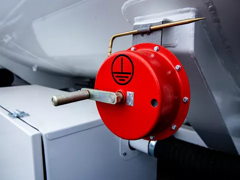 Автотопливозаправщик (АТЗ) CHAMELEON-17 на шасси МАЗ-6312