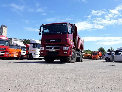 Самосвал КАМАЗ-6580