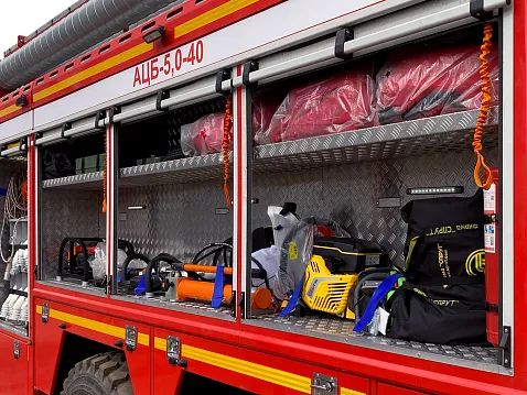 Автоцистерна пожарная АЦБ-5.0-40 (6370)