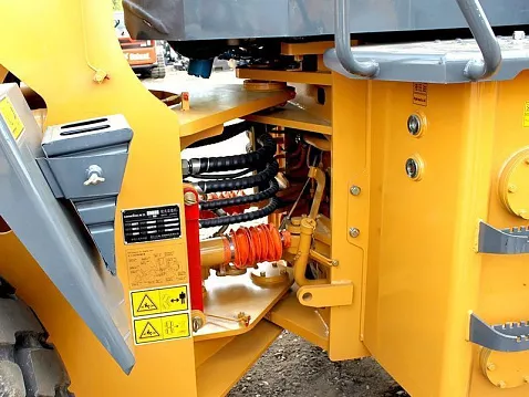 Фронтальный погрузчик Lonking CDM816D