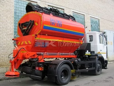 Комбинированная дорожная машина КО-713Н-40