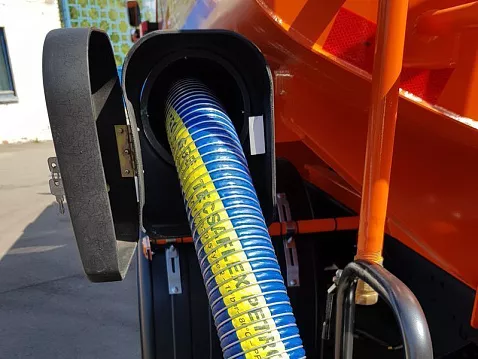 Автотопливозаправщик CHAMELEON-12-2 на шасси КАМАЗ 65115