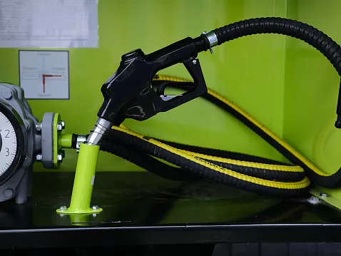  Автотопливозаправщик Chameleon-15 на шасси FAW J6 CA3250