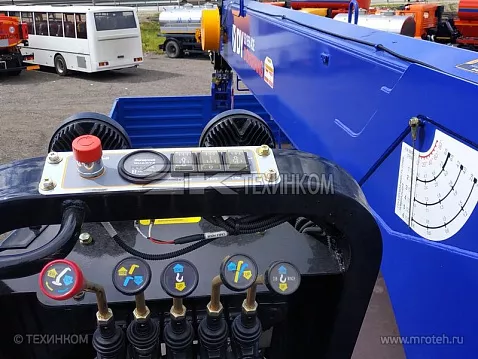 Кран-манипулятор Dong Yang SS1956 ACE на базе КАМАЗ-65115