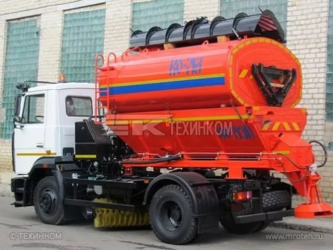 Комбинированная дорожная машина КО-713Н-40