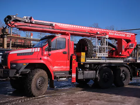 Автогидроподъемник Red Machine/35Э на базе УРАЛ 5557