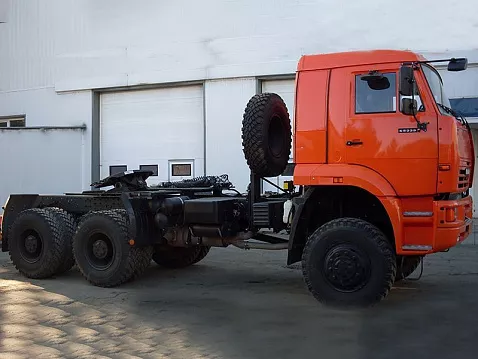Седельный тягач КАМАЗ 65225