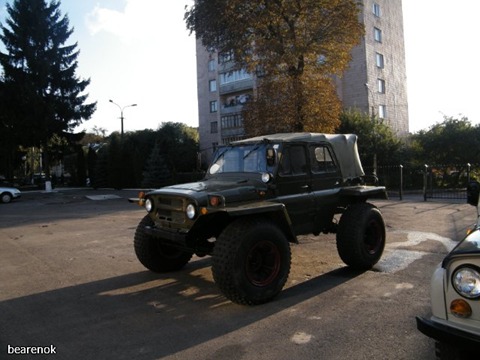 UAZ с огромными колесами