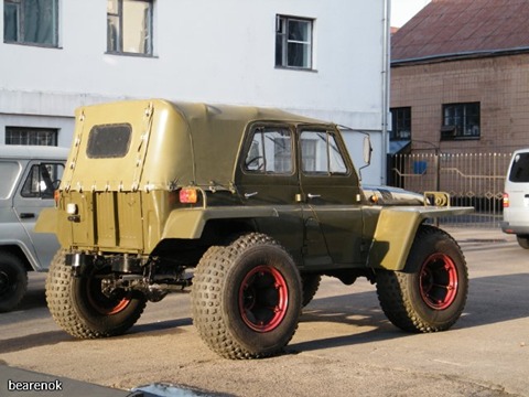 UAZ с огромными колесами