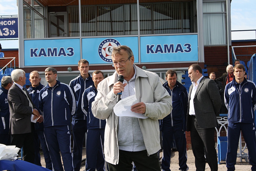 «КАМАЗ» не оставит юных футболистов без поддержки «КАМАЗ» не оставит юных футболистов без поддержки