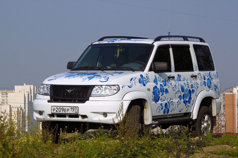 UAZ Patriot, расписанный под гжель